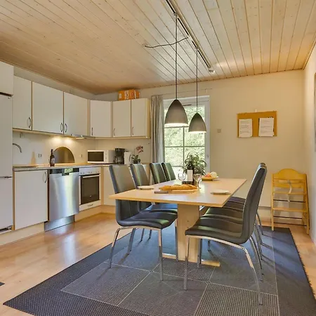 Nyaraló Fausta - 150m To The Fjord By Interhome