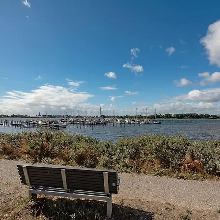 Nyaraló Fausta - 150m To The Fjord By Interhome